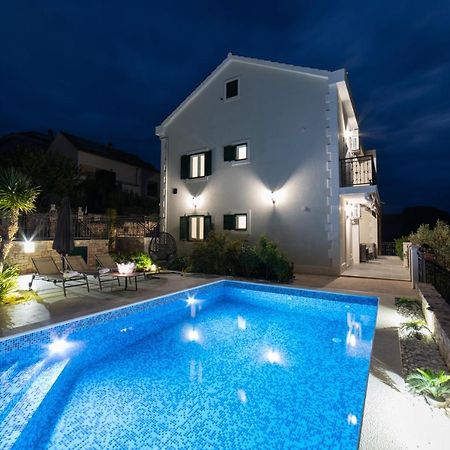 Villa Sun Garden - 4 Star Villa With Heated Swimming Pool, Quiet Bay, Bbq, 50M From The Sea Milna  Exterior foto
