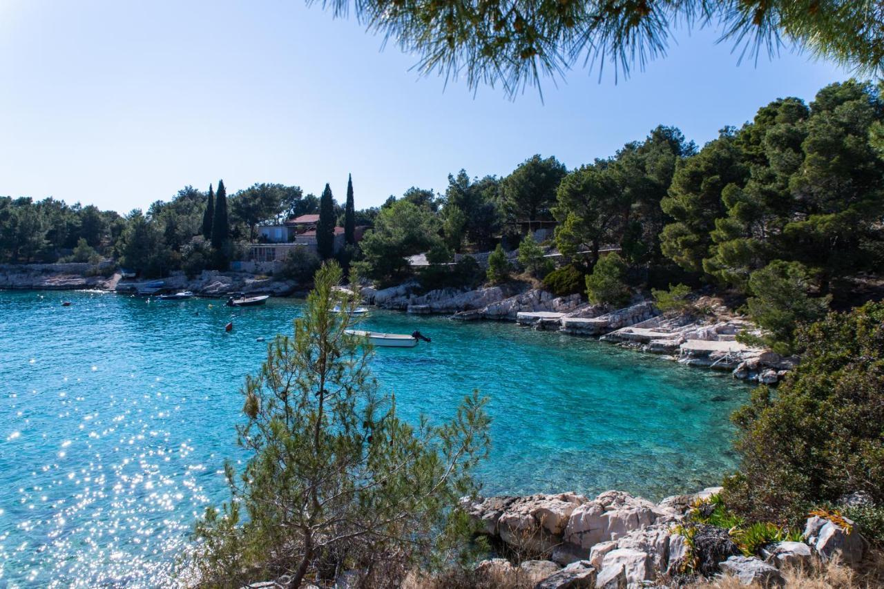 Villa Sun Garden - 4 Star Villa With Heated Swimming Pool, Quiet Bay, Bbq, 50M From The Sea Milna  Exterior foto