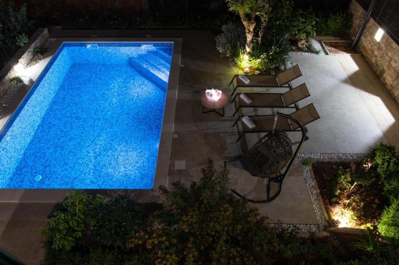 Villa Sun Garden - 4 Star Villa With Heated Swimming Pool, Quiet Bay, Bbq, 50M From The Sea Milna  Exterior foto